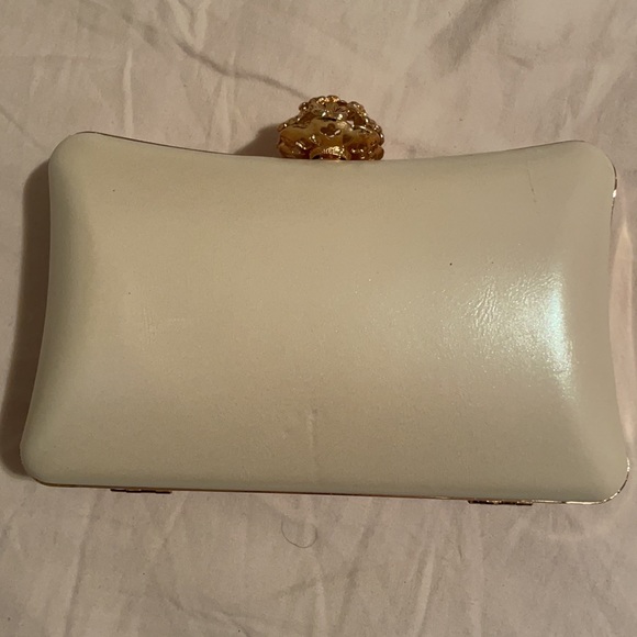 *Host Pick* Classic Crystal Embellished Minaudiere with golden chain strap - Picture 2 of 10